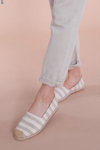 AYK-13106 Vizon Şeritli Hasır Detay Babet